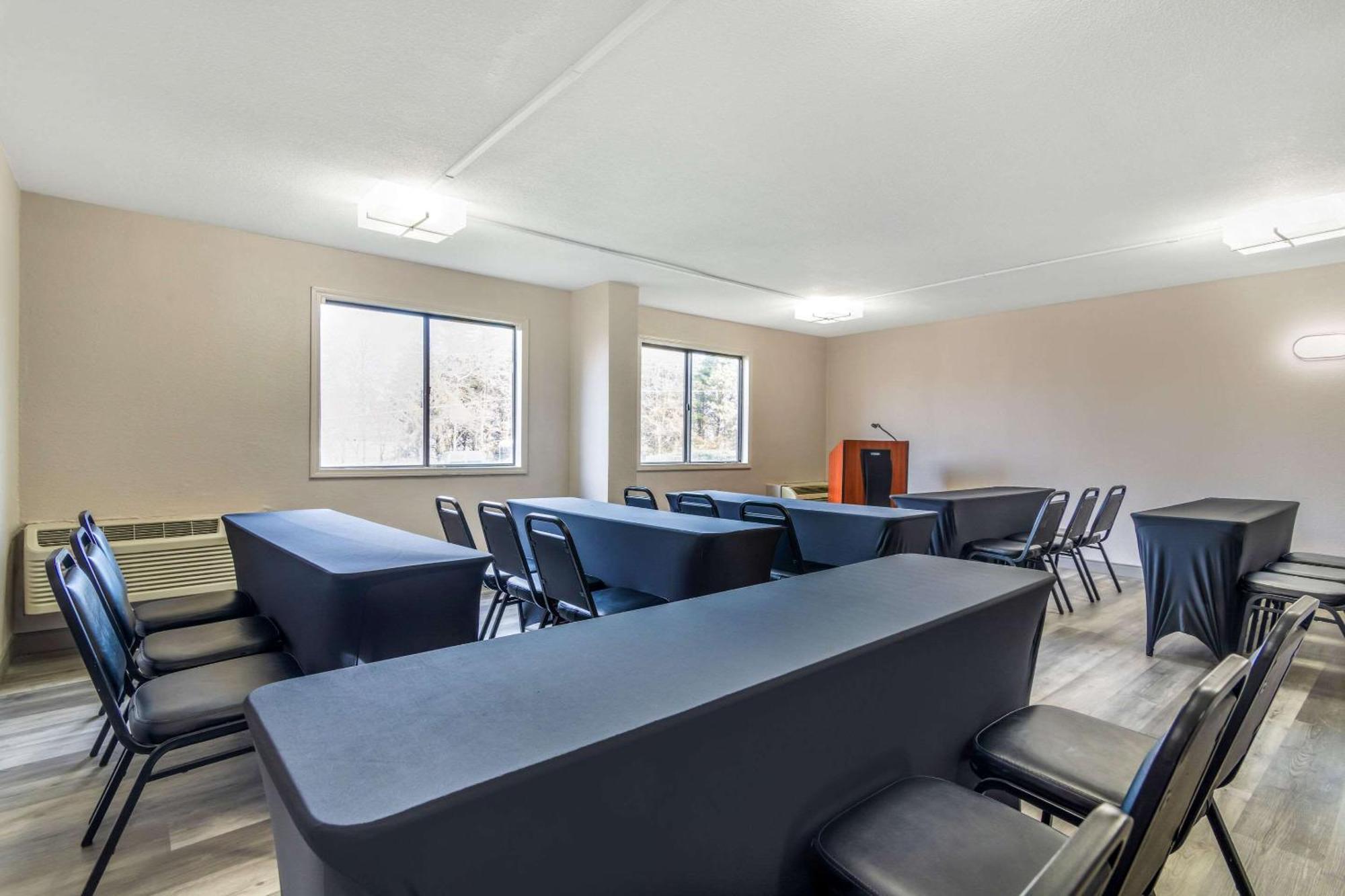 Country Inn & Suites By Radisson, Atlanta Airport South, Ga College Park Bagian luar foto