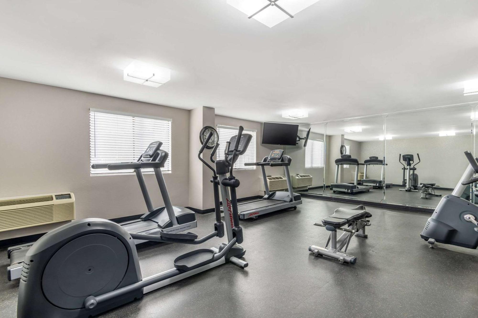 Country Inn & Suites By Radisson, Atlanta Airport South, Ga College Park Bagian luar foto
